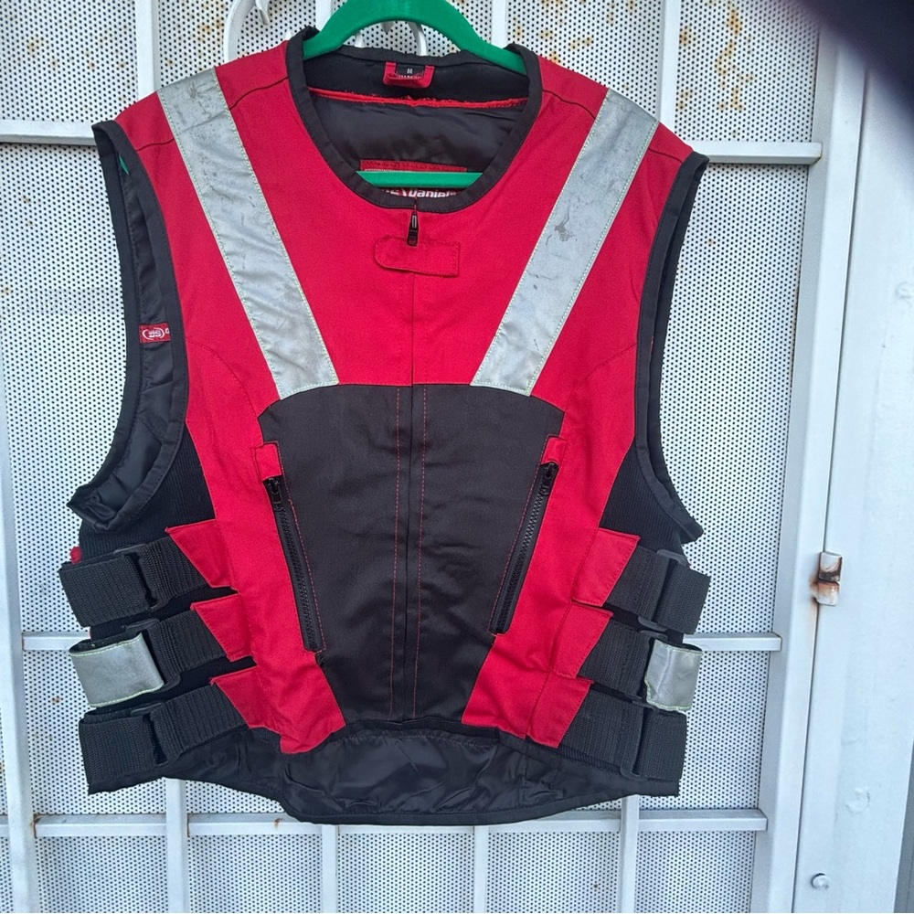 Daniel Smart mens M motorcycle lined textile vest adj. side straps front zip red